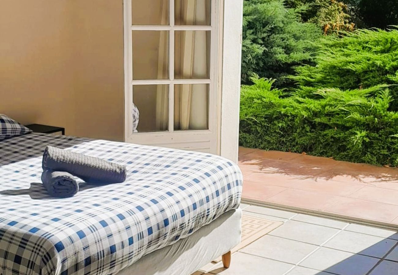 Maison à Sainte-Fauste - Le gite du Brossat. 10 pers wifi jardin