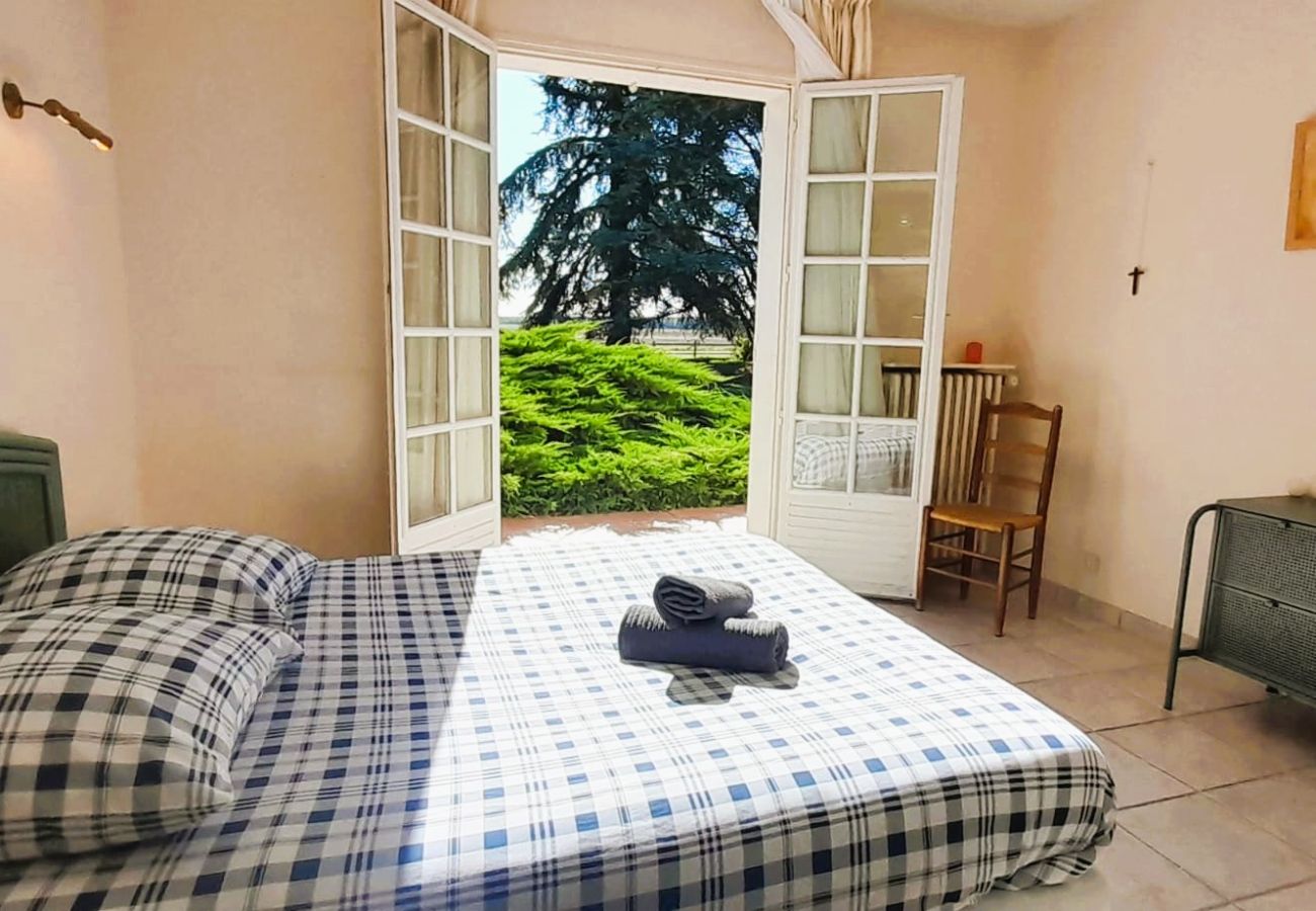 Maison à Sainte-Fauste - Le gite du Brossat. 10 pers wifi jardin