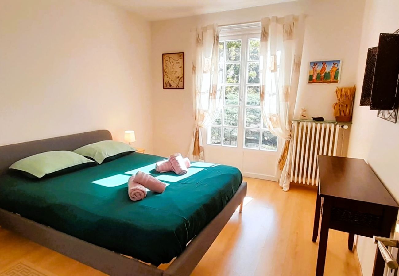 Maison à Sainte-Fauste - Le gite du Brossat. 10 pers wifi jardin