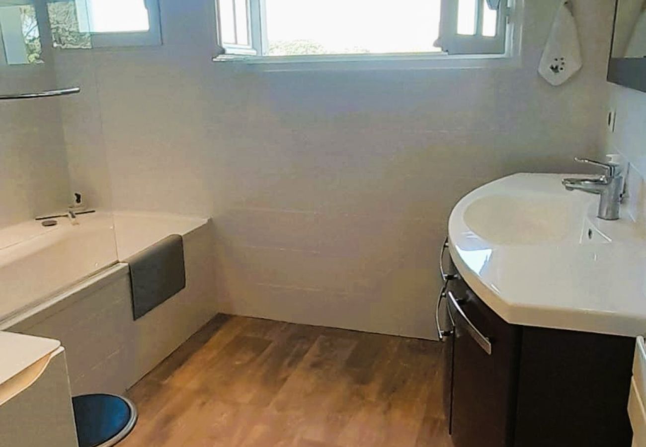 Maison à Sainte-Fauste - Le gite du Brossat. 10 pers wifi jardin