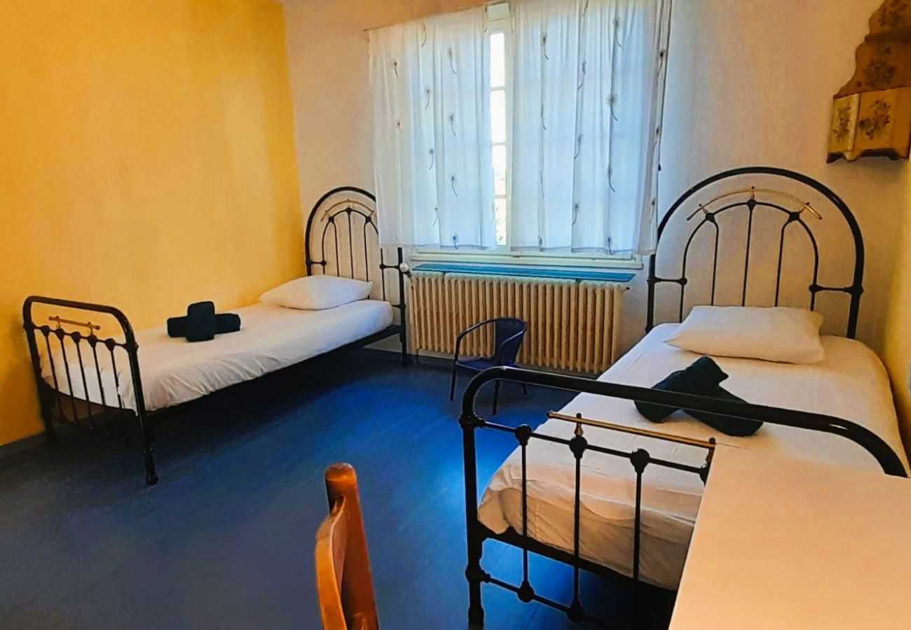 Maison à Sainte-Fauste - Le gite du Brossat. 10 pers wifi jardin