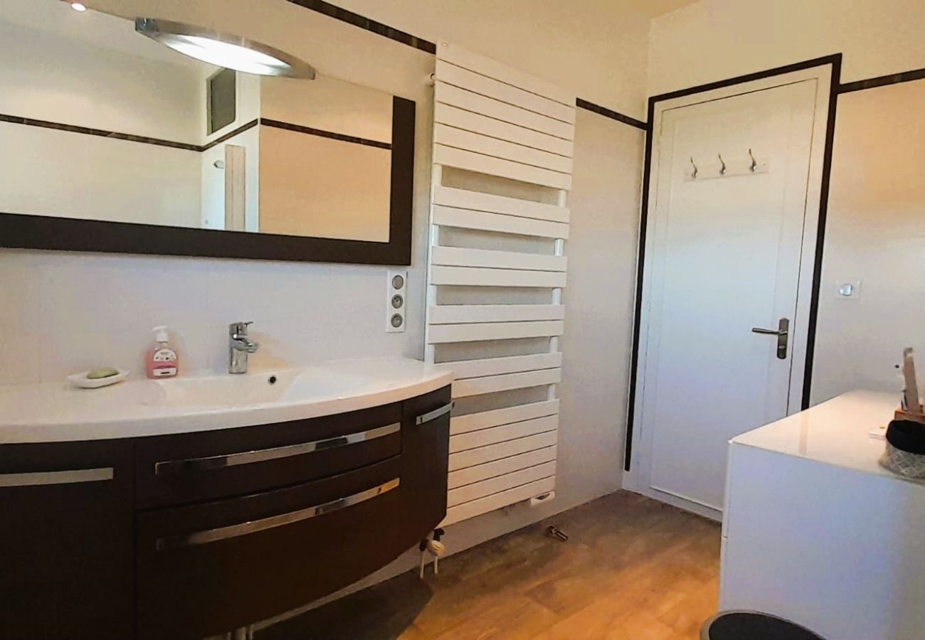 Maison à Sainte-Fauste - Le gite du Brossat. 10 pers wifi jardin