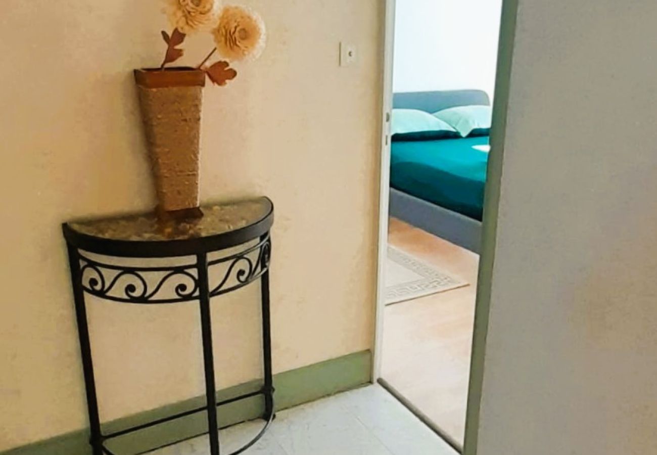 Maison à Sainte-Fauste - Le gite du Brossat. 10 pers wifi jardin