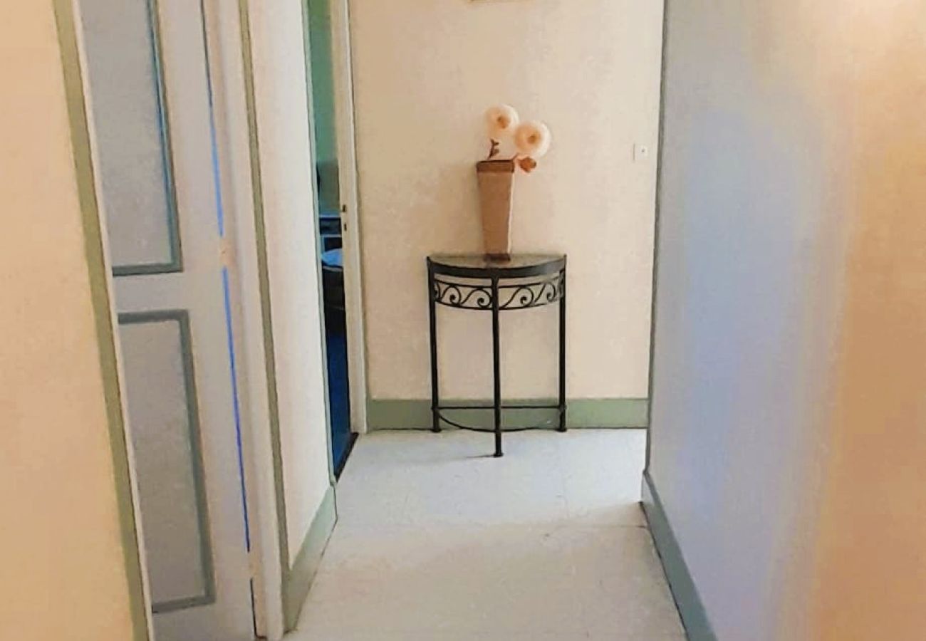 Maison à Sainte-Fauste - Le gite du Brossat. 10 pers wifi jardin