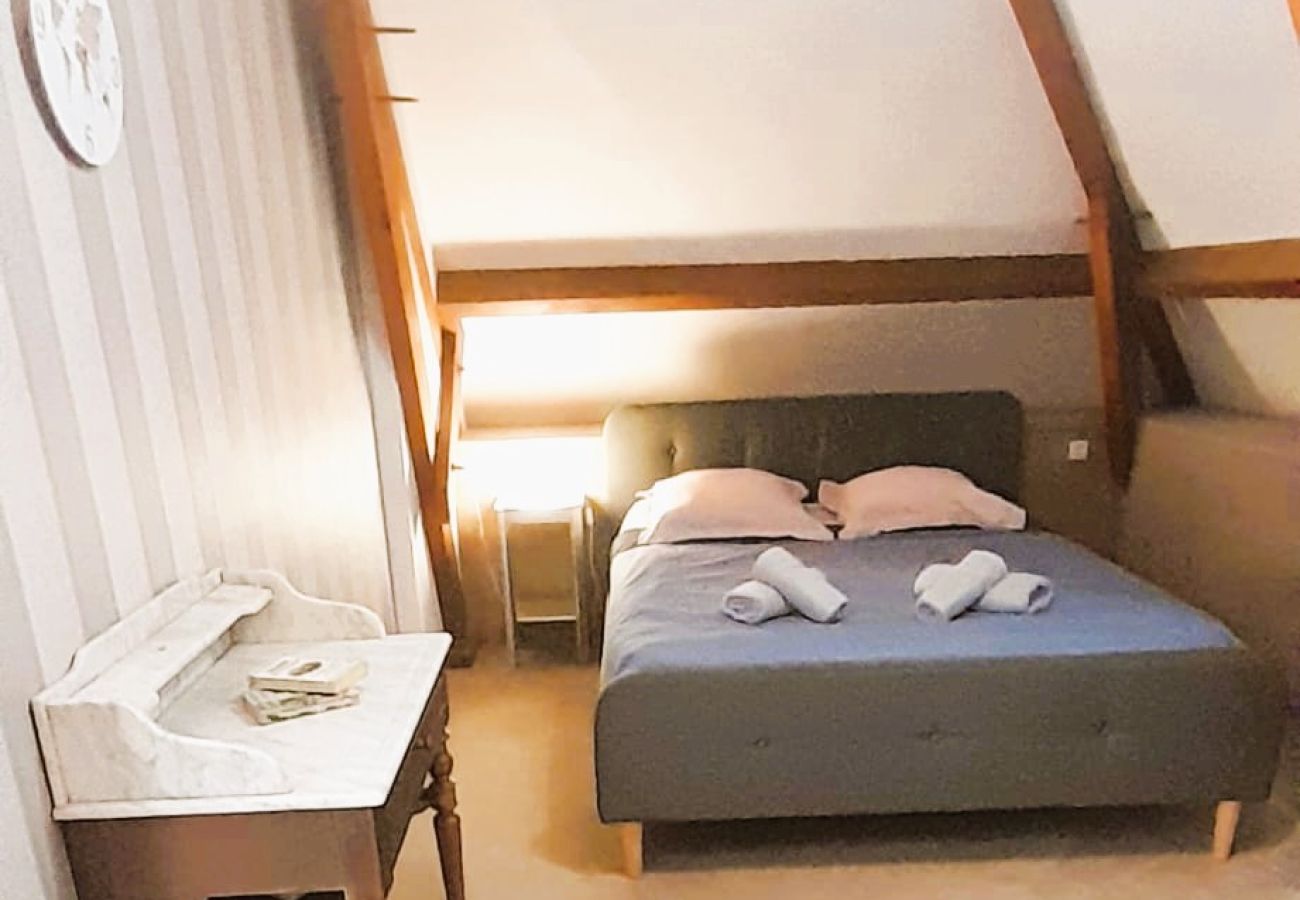 Maison à Sainte-Fauste - Le gite du Brossat. 10 pers wifi jardin