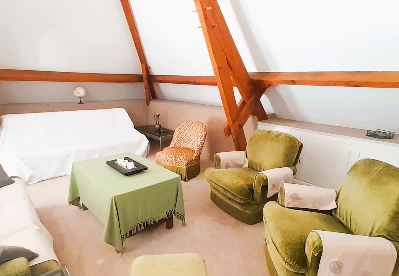 Maison à Sainte-Fauste - Le gite du Brossat. 10 pers wifi jardin