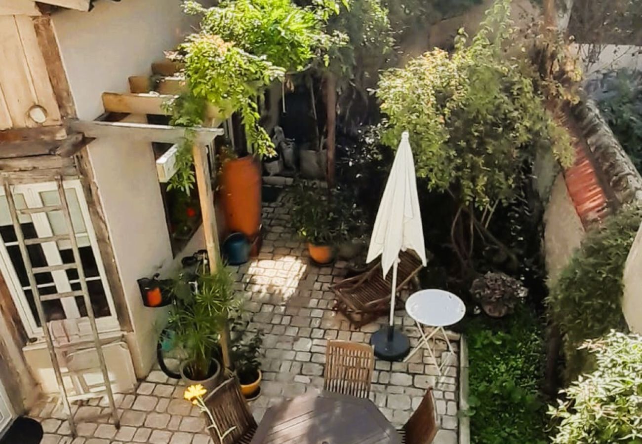 Maison à Châteauroux - Maison de ville 7 pers coeur de chtx cour wifi