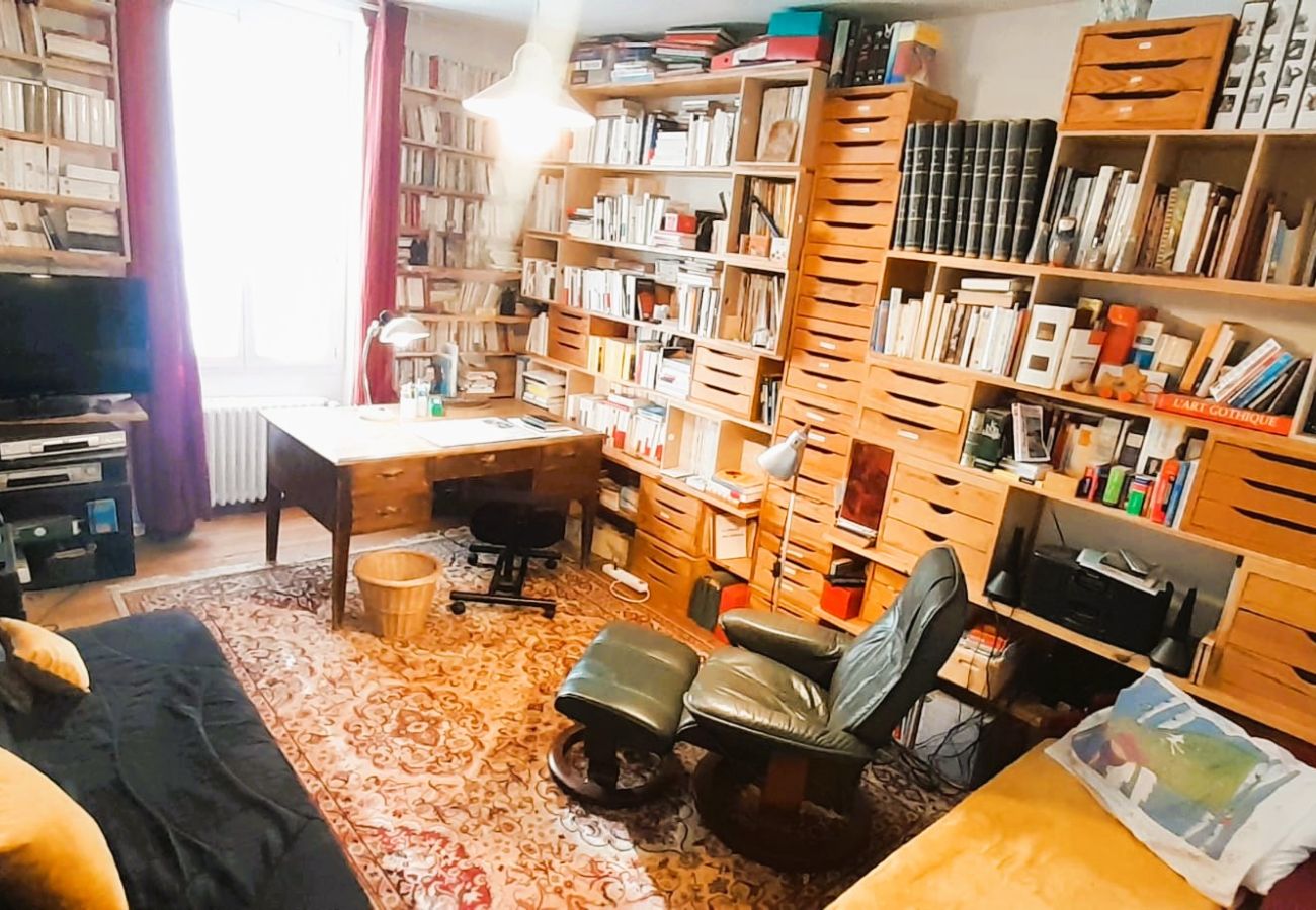 Maison à Châteauroux - Maison de ville 7 pers coeur de chtx cour wifi