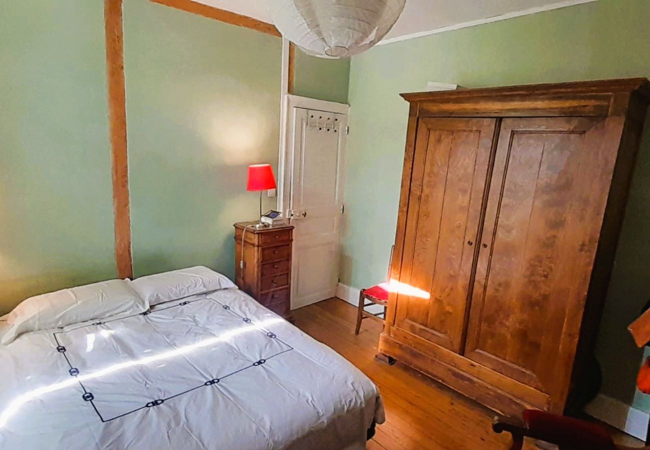 Maison à Châteauroux - Maison de ville 7 pers coeur de chtx cour wifi