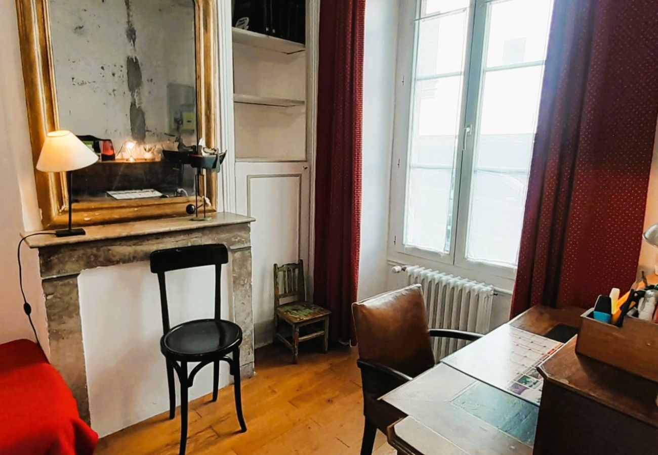 Maison à Châteauroux - Maison de ville 7 pers coeur de chtx cour wifi