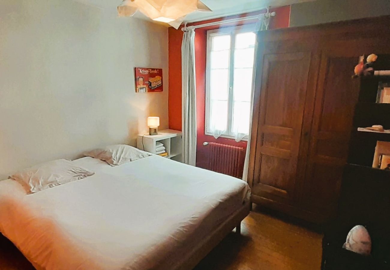 Maison à Châteauroux - Maison de ville 7 pers coeur de chtx cour wifi