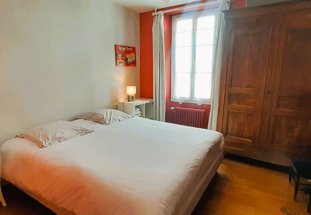 Maison à Châteauroux - Maison de ville 7 pers coeur de chtx cour wifi