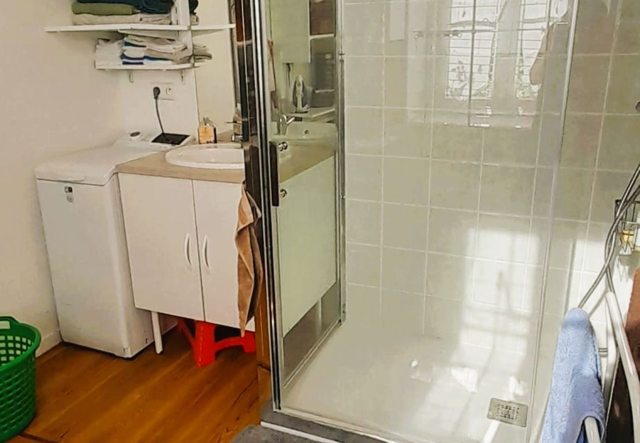 Maison à Châteauroux - Maison de ville 7 pers coeur de chtx cour wifi