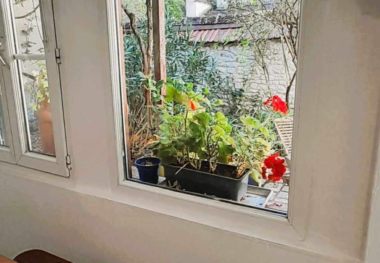 Maison à Châteauroux - Maison de ville 7 pers coeur de chtx cour wifi