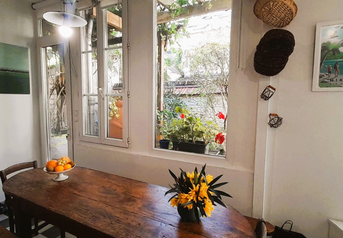 Maison à Châteauroux - Maison de ville 7 pers coeur de chtx cour wifi