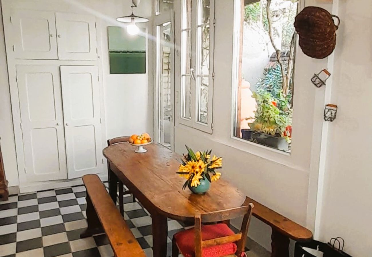 Maison à Châteauroux - Maison de ville 7 pers coeur de chtx cour wifi