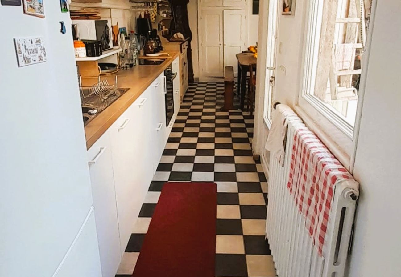 Maison à Châteauroux - Maison de ville 7 pers coeur de chtx cour wifi