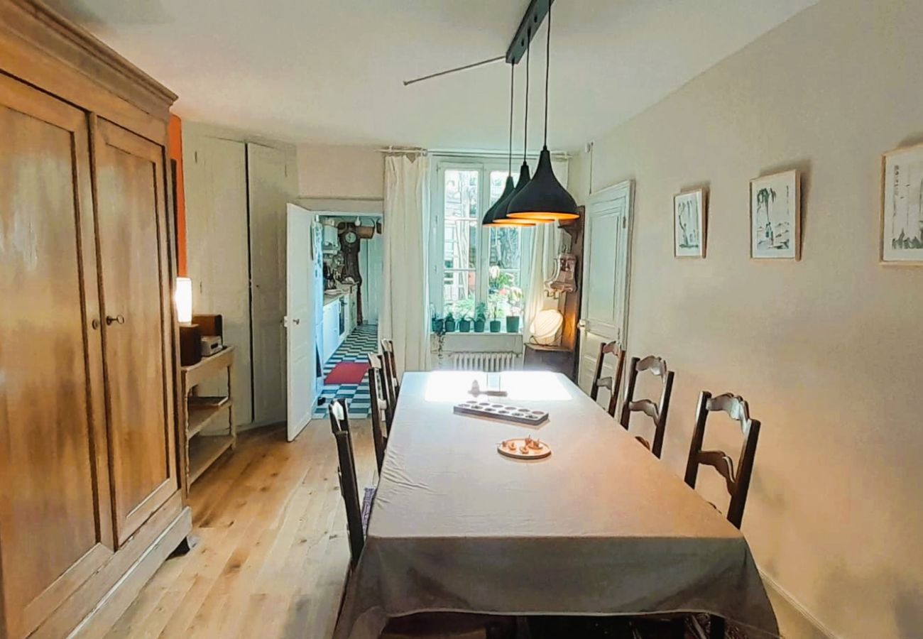 Maison à Châteauroux - Maison de ville 7 pers coeur de chtx cour wifi