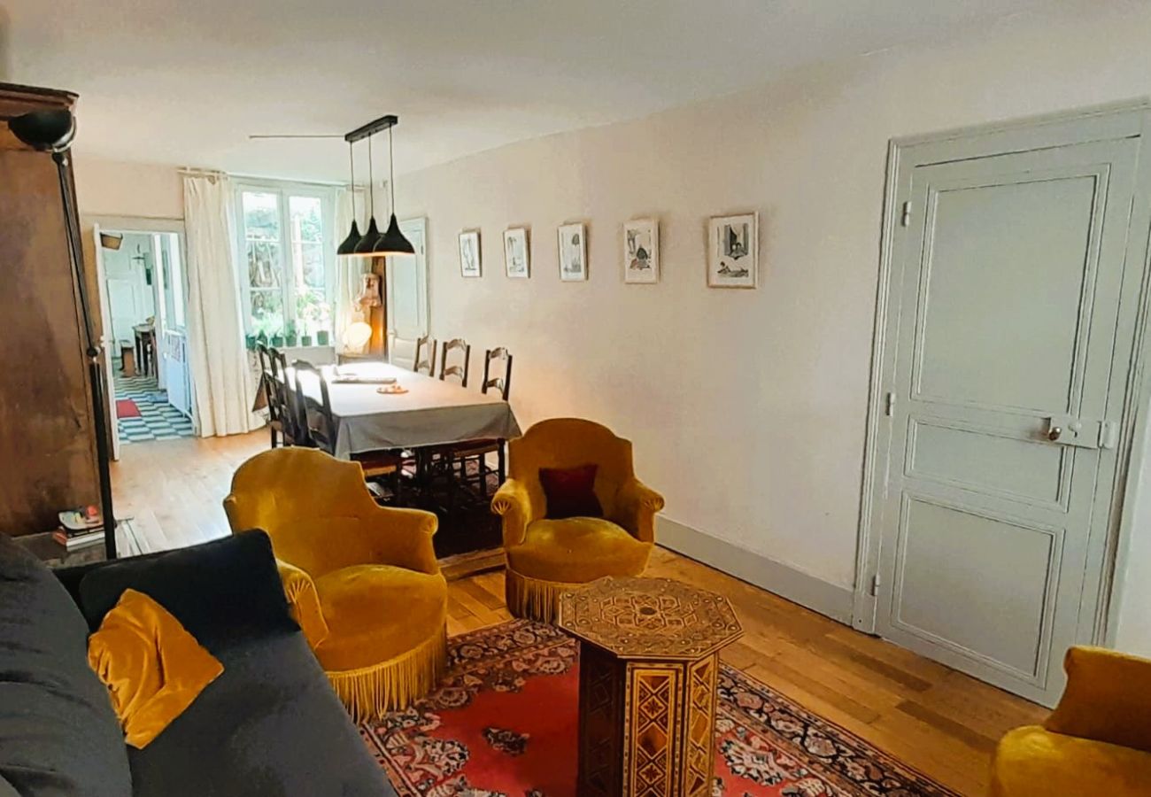 Maison à Châteauroux - Maison de ville 7 pers coeur de chtx cour wifi