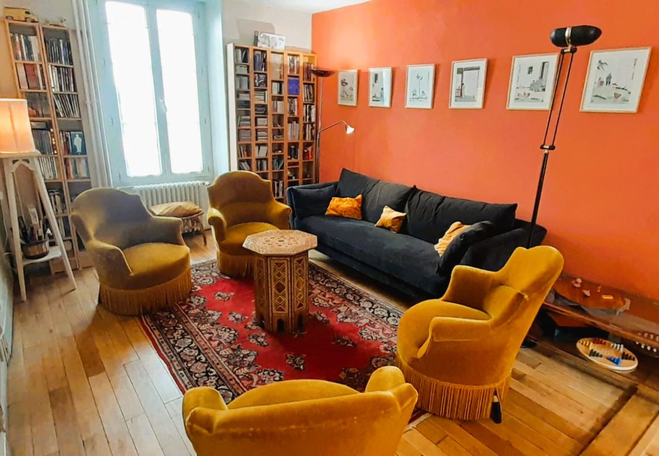 Maison à Châteauroux - Maison de ville 7 pers coeur de chtx cour wifi