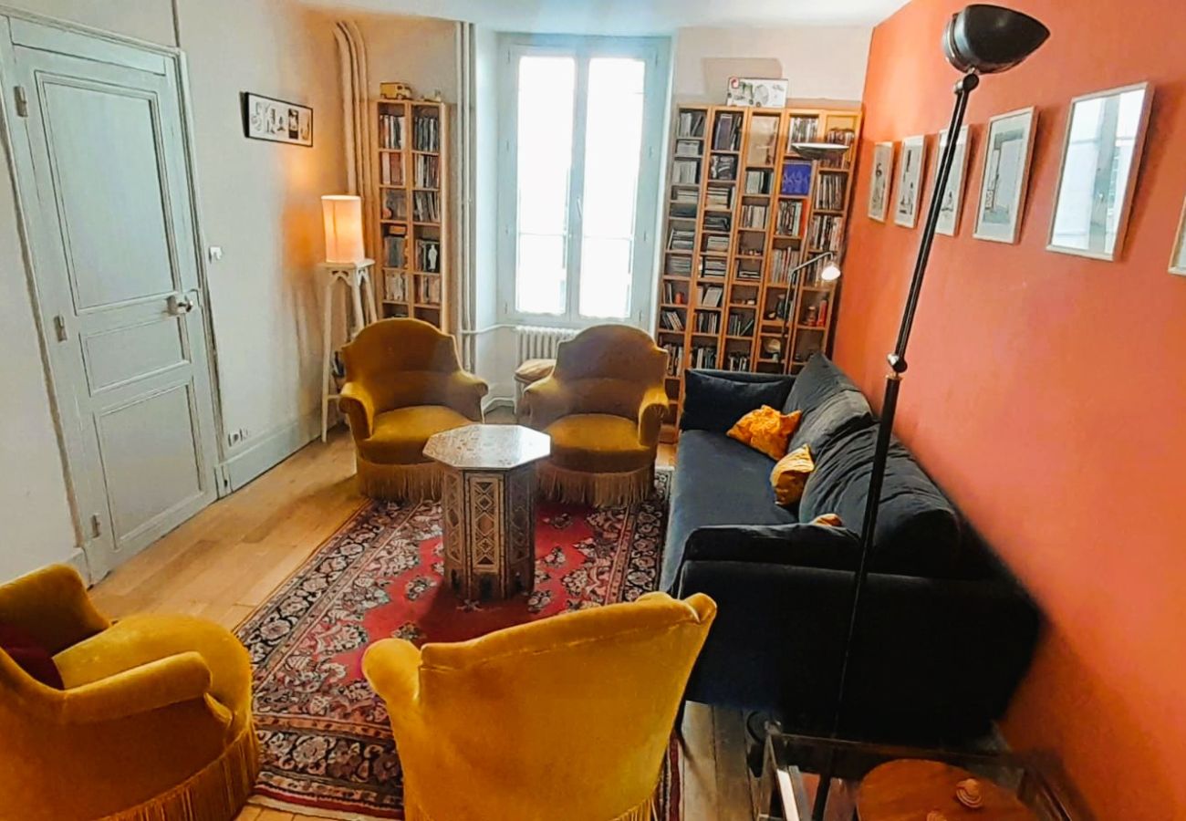 Maison à Châteauroux - Maison de ville 7 pers coeur de chtx cour wifi