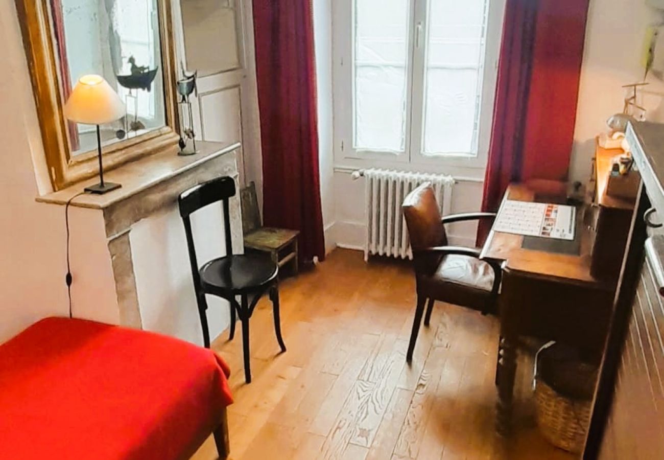 Maison à Châteauroux - Maison de ville 7 pers coeur de chtx cour wifi