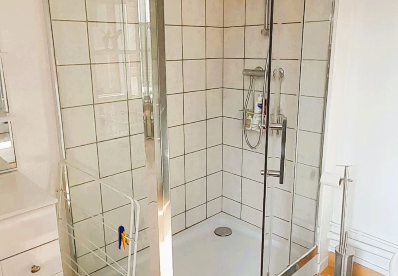 Maison à Châteauroux - Maison de ville 7 pers coeur de chtx cour wifi