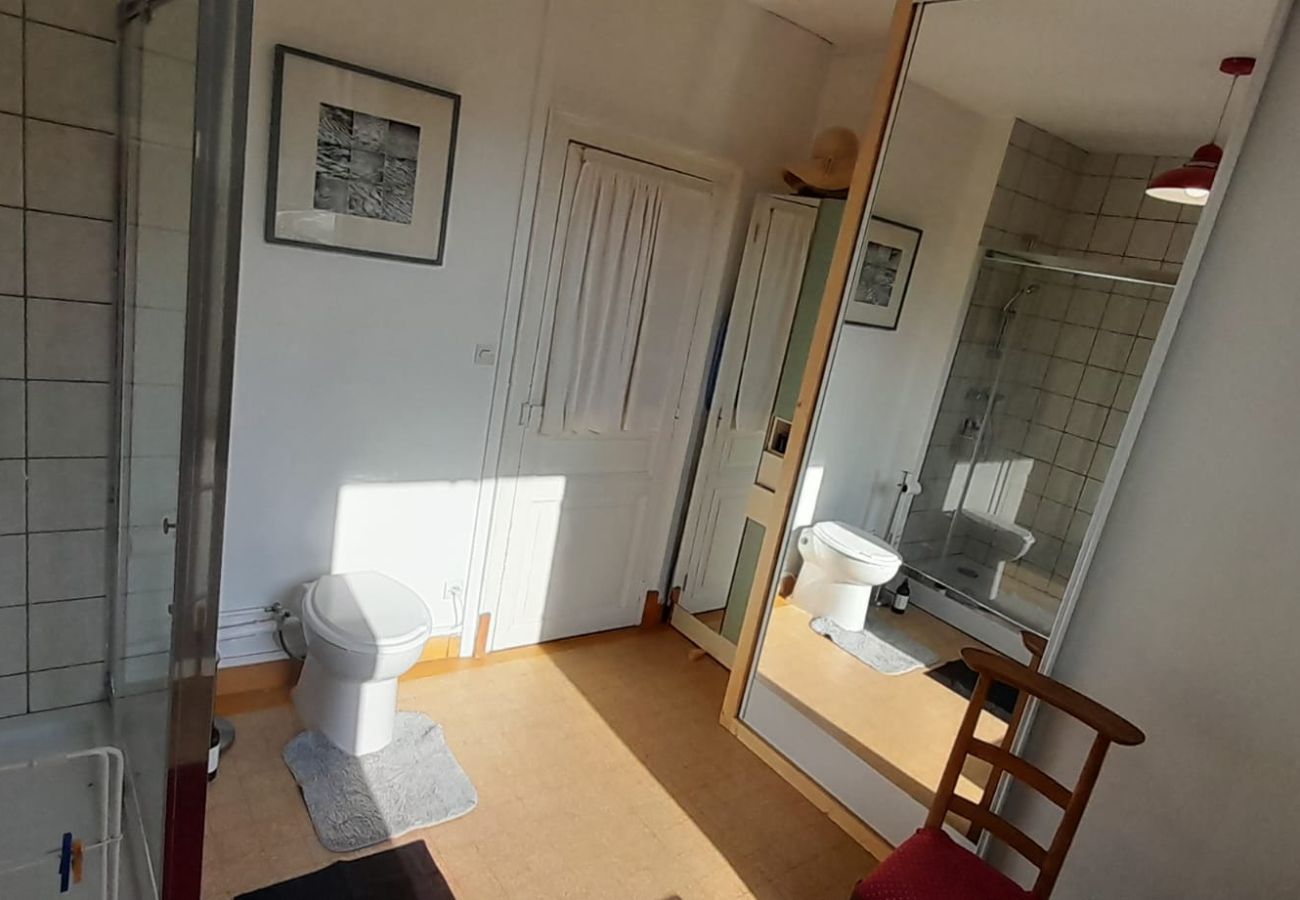 Maison à Châteauroux - Maison de ville 7 pers coeur de chtx cour wifi