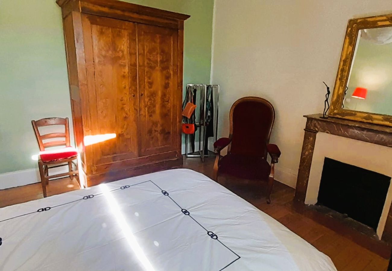 Maison à Châteauroux - Maison de ville 7 pers coeur de chtx cour wifi