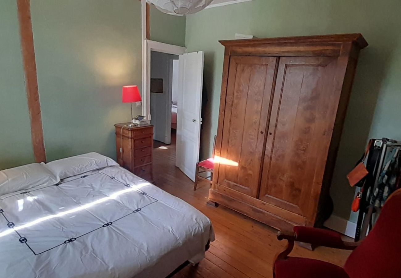 Maison à Châteauroux - Maison de ville 7 pers coeur de chtx cour wifi