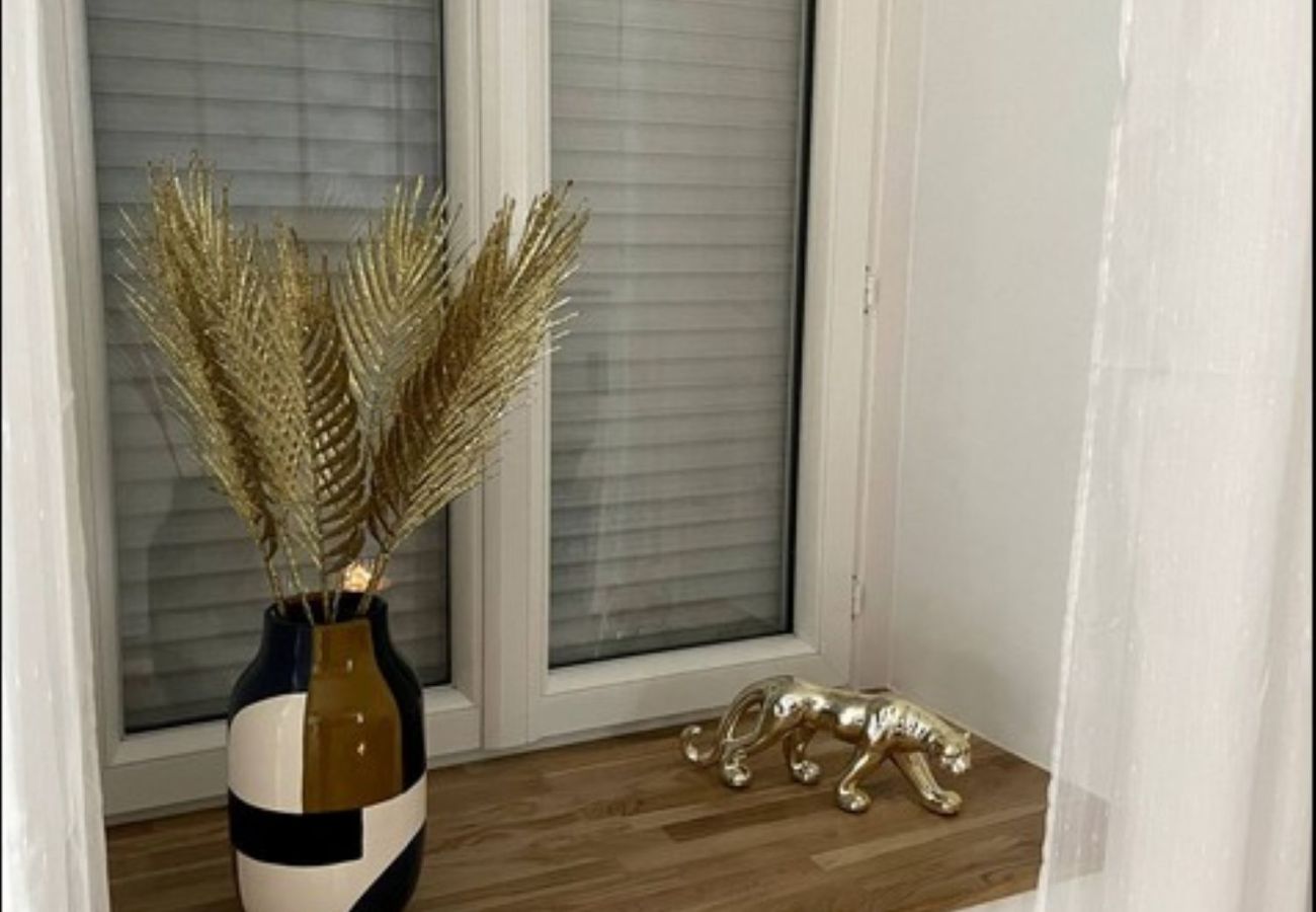 Studio à Vierzon - Charmant Studio Balnéo wifi borne electrique