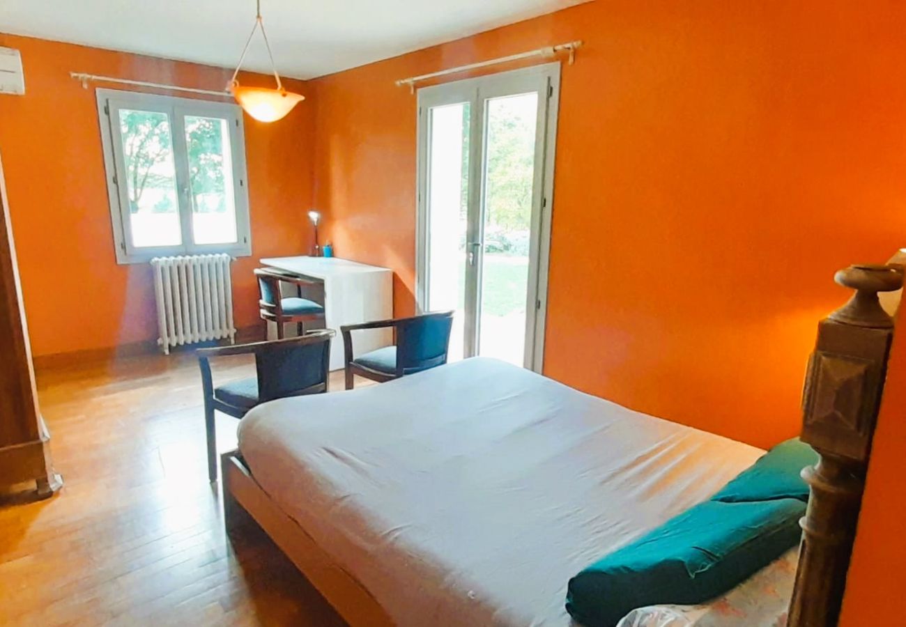 Maison à Baudres - Baudres jolie maison 6/8 pers jardin pisicne wifi 