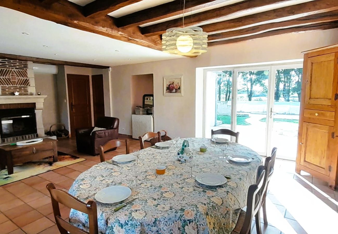 Maison à Baudres - Baudres jolie maison 6/8 pers jardin pisicne wifi 