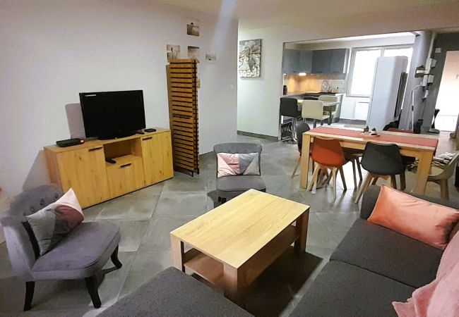 Appartement à Issoudun - Le St Roch - appart 6/8 pers - wifi - centre ville