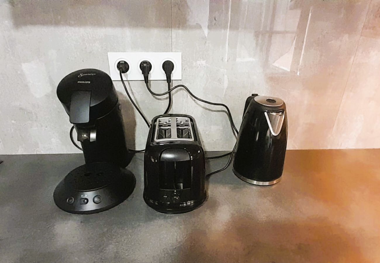 Appartement à Issoudun - Le St Roch - appart 6/8 pers - wifi - centre ville