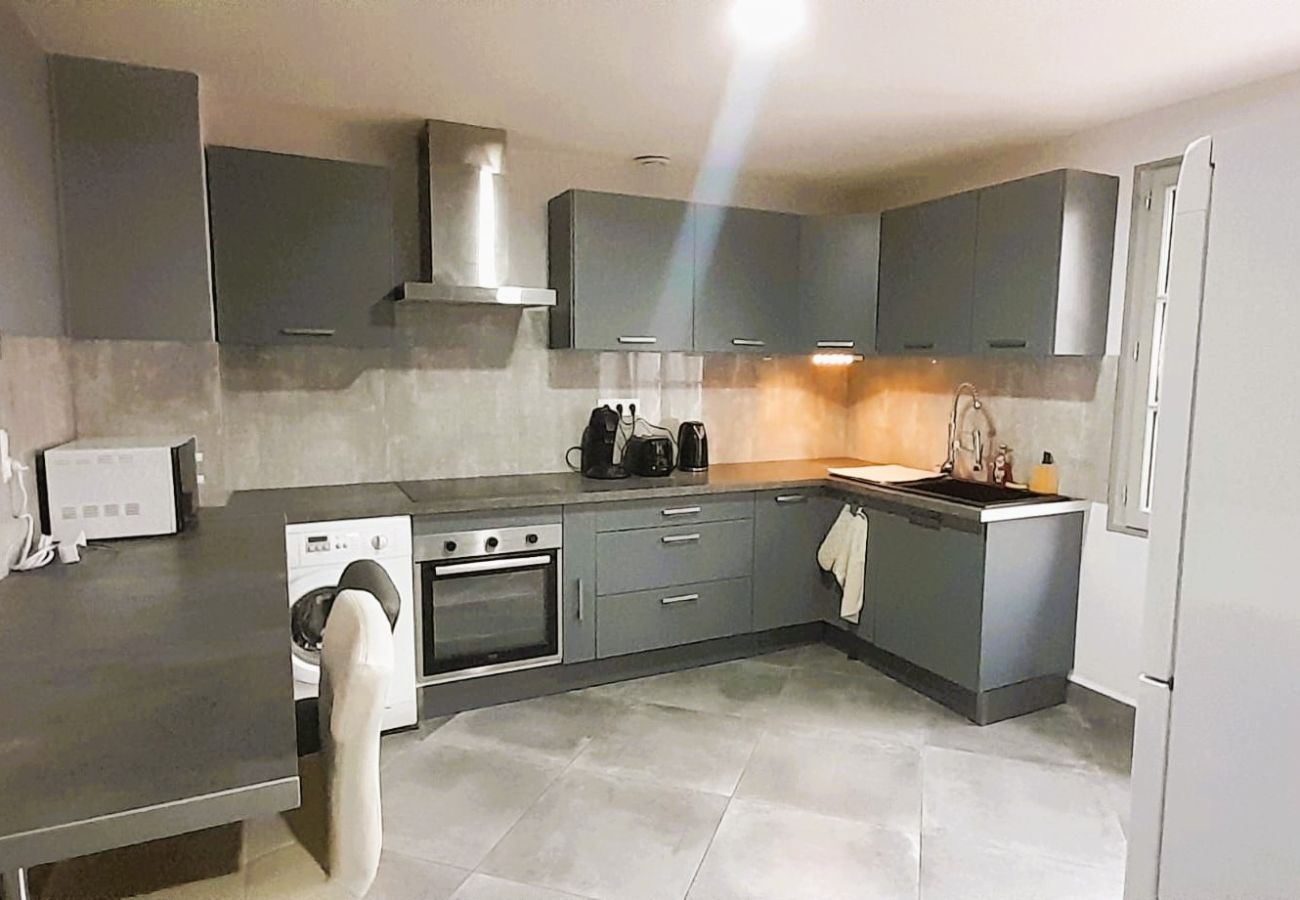 Appartement à Issoudun - Le St Roch - appart 6/8 pers - wifi - centre ville