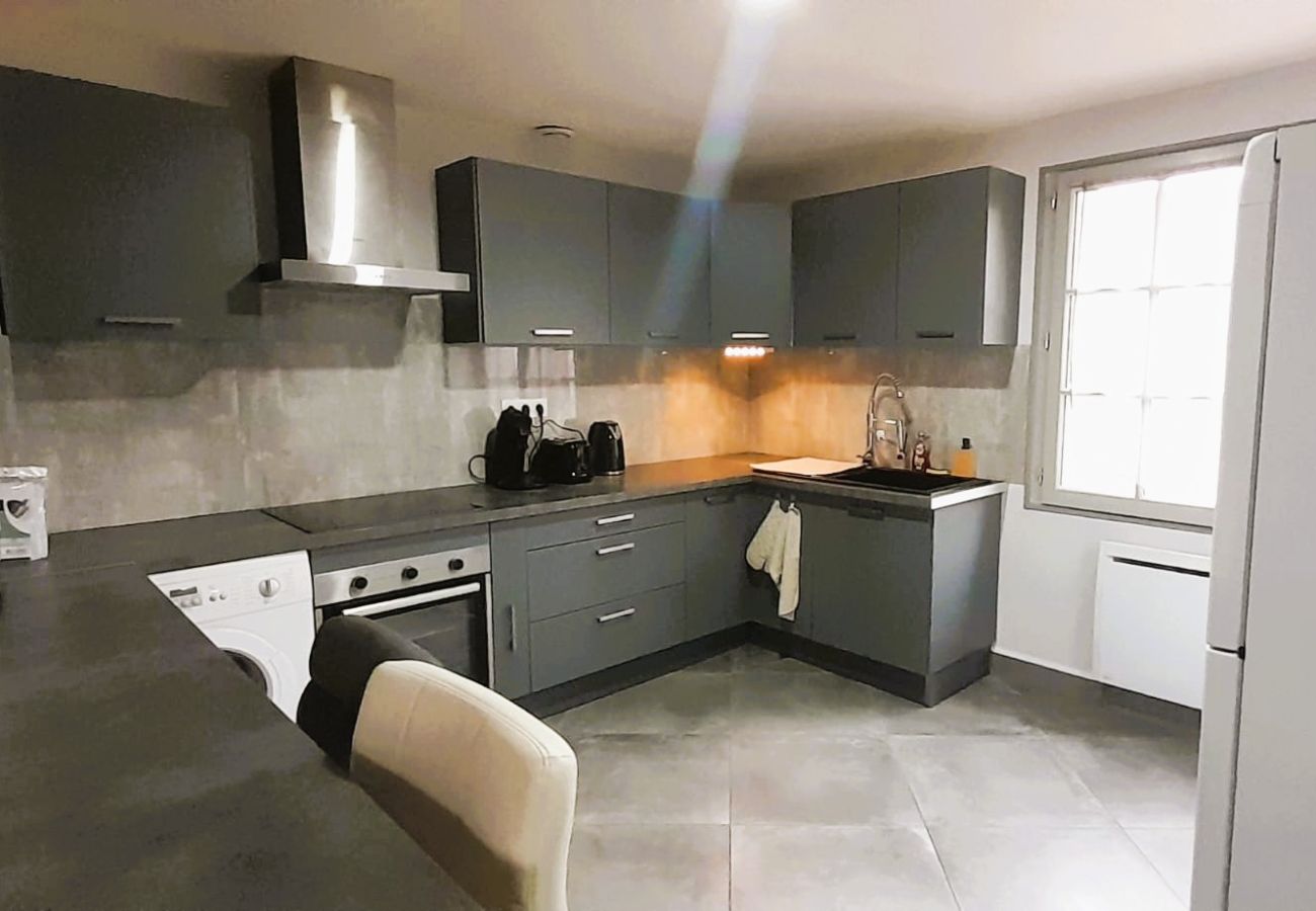 Appartement à Issoudun - Le St Roch - appart 6/8 pers - wifi - centre ville