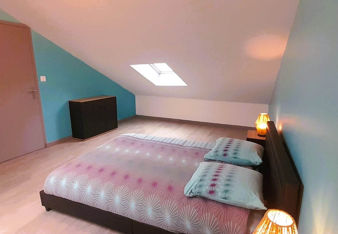 Appartement à Issoudun - Le St Roch - appart 6/8 pers - wifi - centre ville