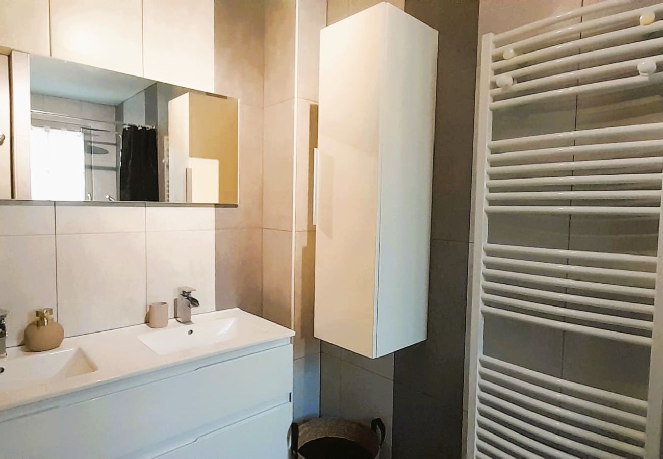 Appartement à Issoudun - Le St Roch - appart 6/8 pers - wifi - centre ville