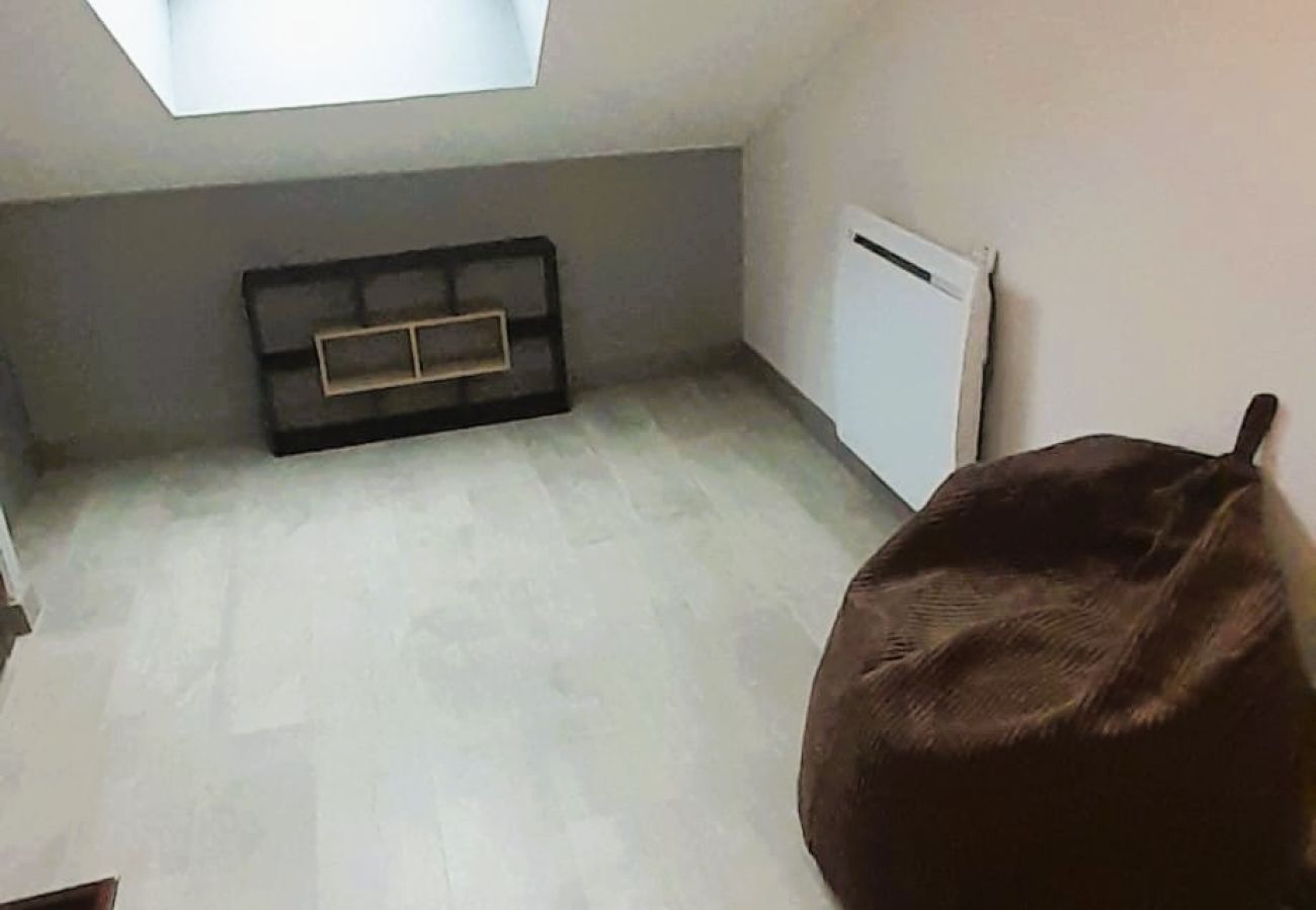 Appartement à Issoudun - Le St Roch - appart 6/8 pers - wifi - centre ville