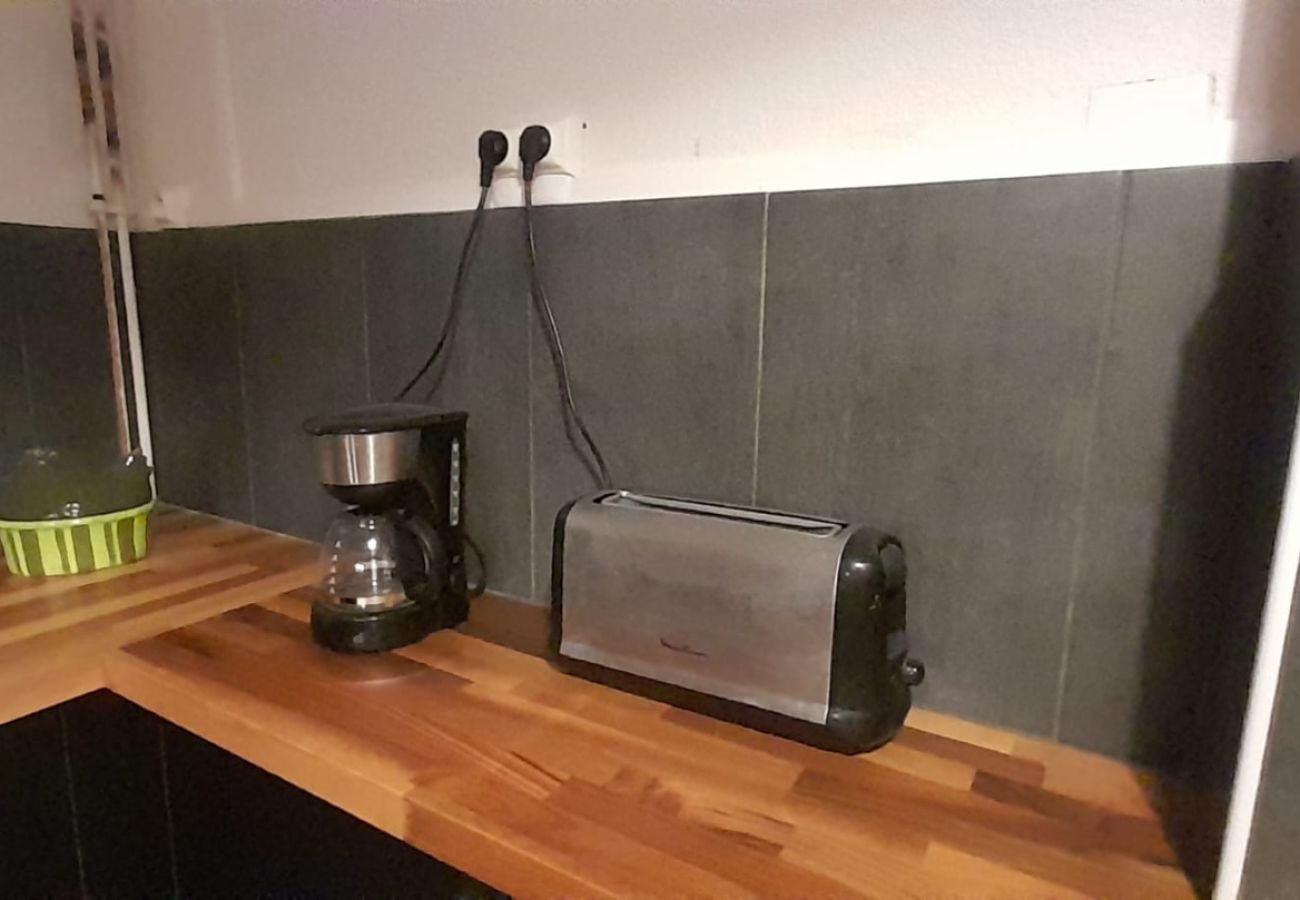 Appartement à Châteauroux - B- Meublé cosy centre ville 4 pers - ascenseur