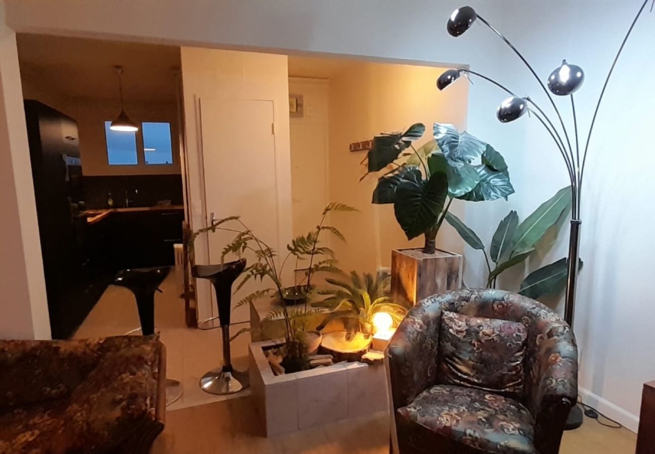 Appartement à Châteauroux - B- Meublé cosy centre ville 4 pers - ascenseur