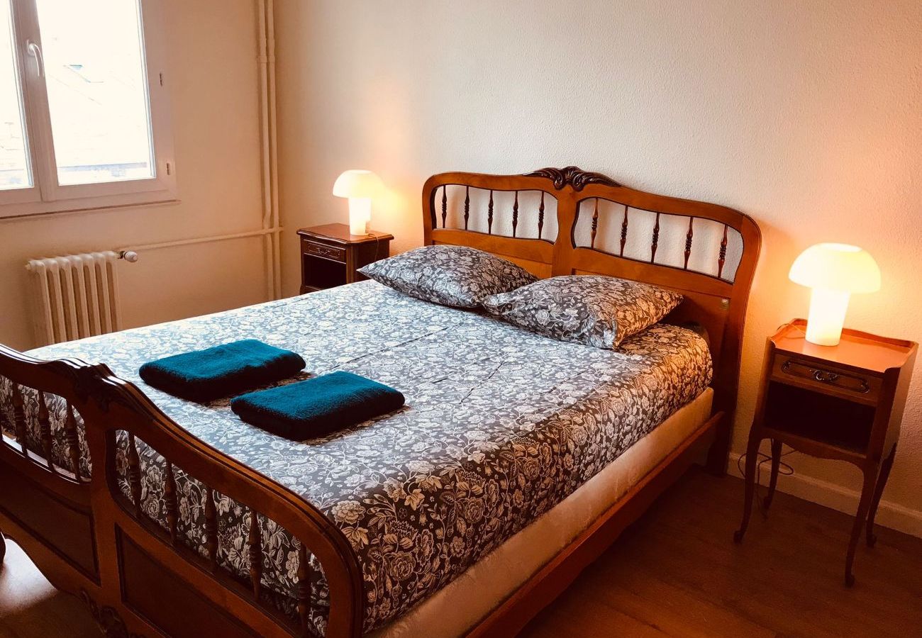 Appartement à Châteauroux - B- Meublé cosy centre ville 4 pers - ascenseur