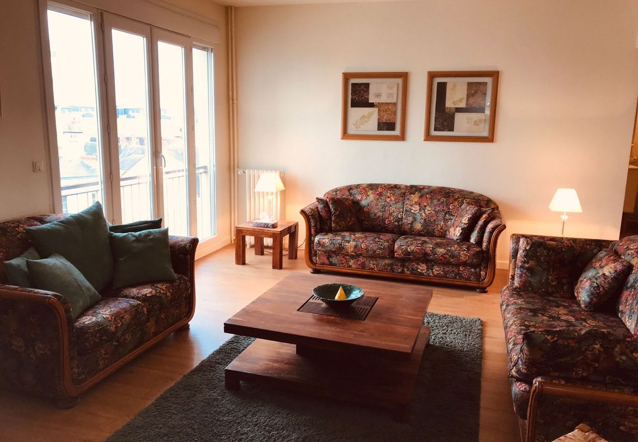 Appartement à Châteauroux - B- Meublé cosy centre ville 4 pers - ascenseur