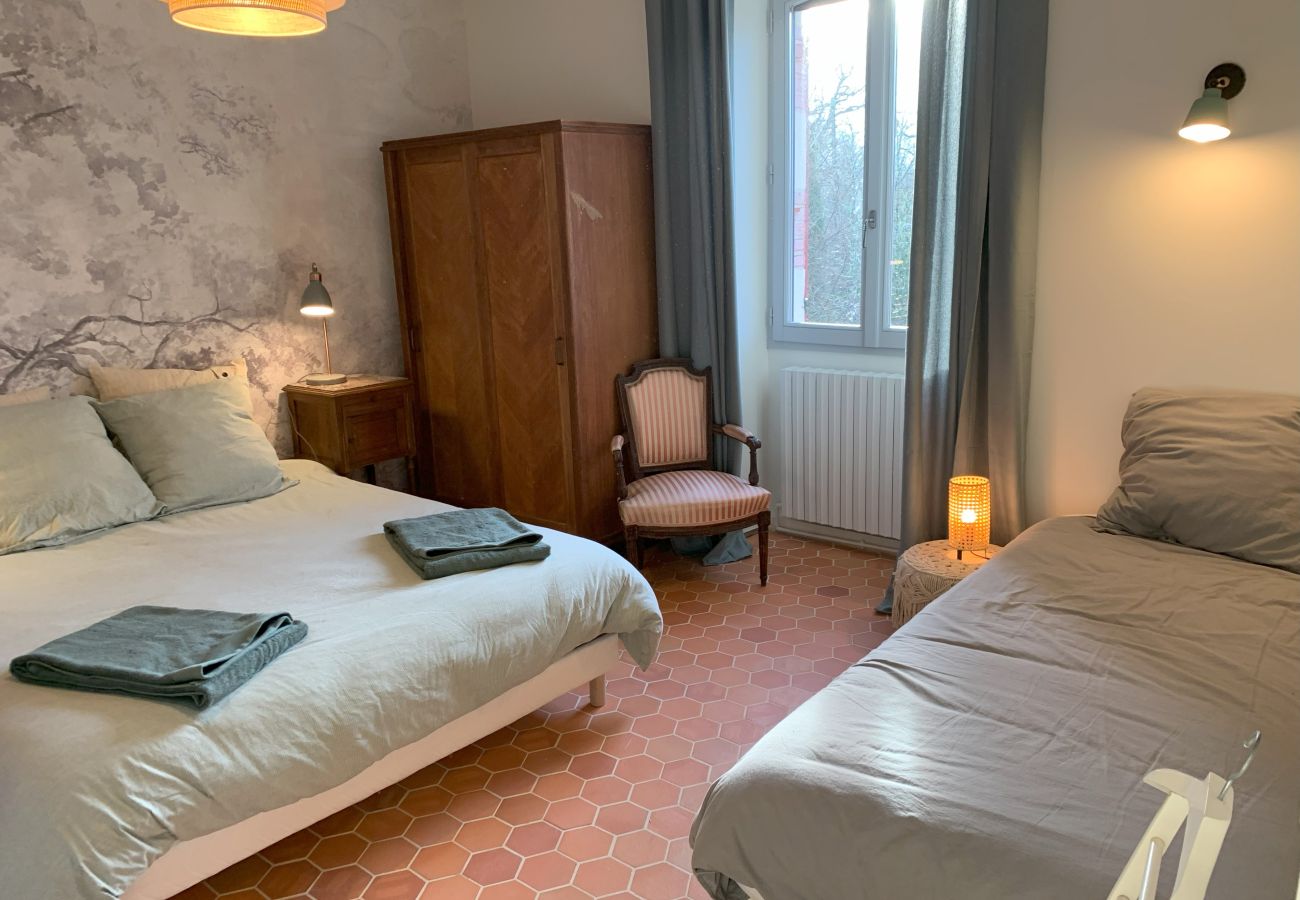 Maison à Rosnay - Gîte Familial 4 étoiles - École du Maupas - Brenne