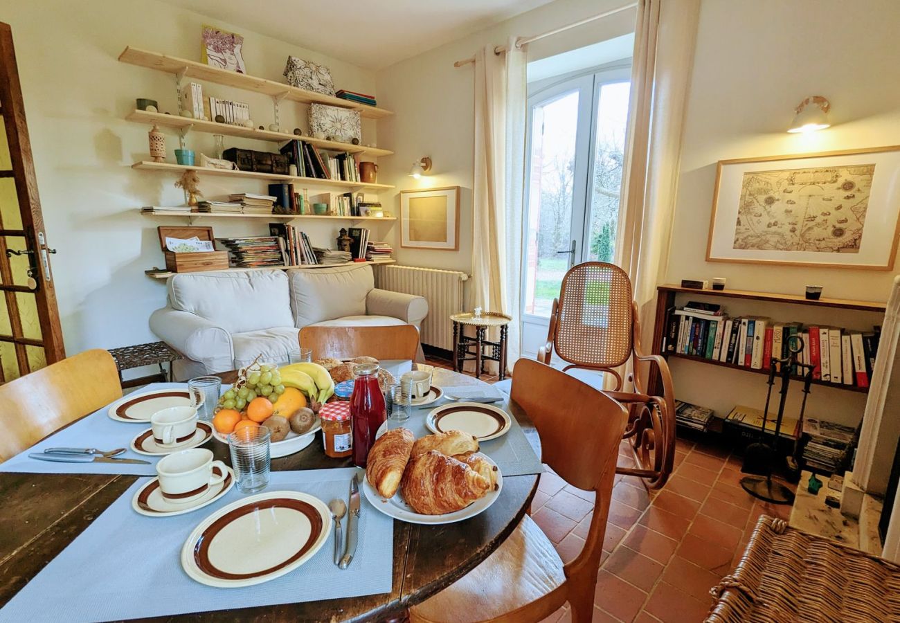 Maison à Rosnay - Gîte Familial 4 étoiles - École du Maupas - Brenne