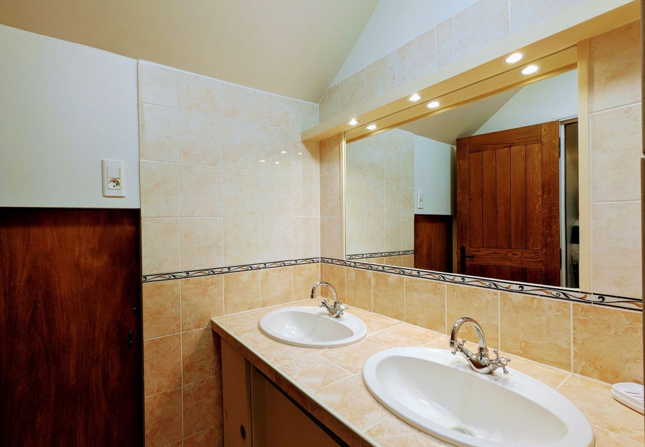 Maison à Rosnay - Gîte Familial 4 étoiles - École du Maupas - Brenne