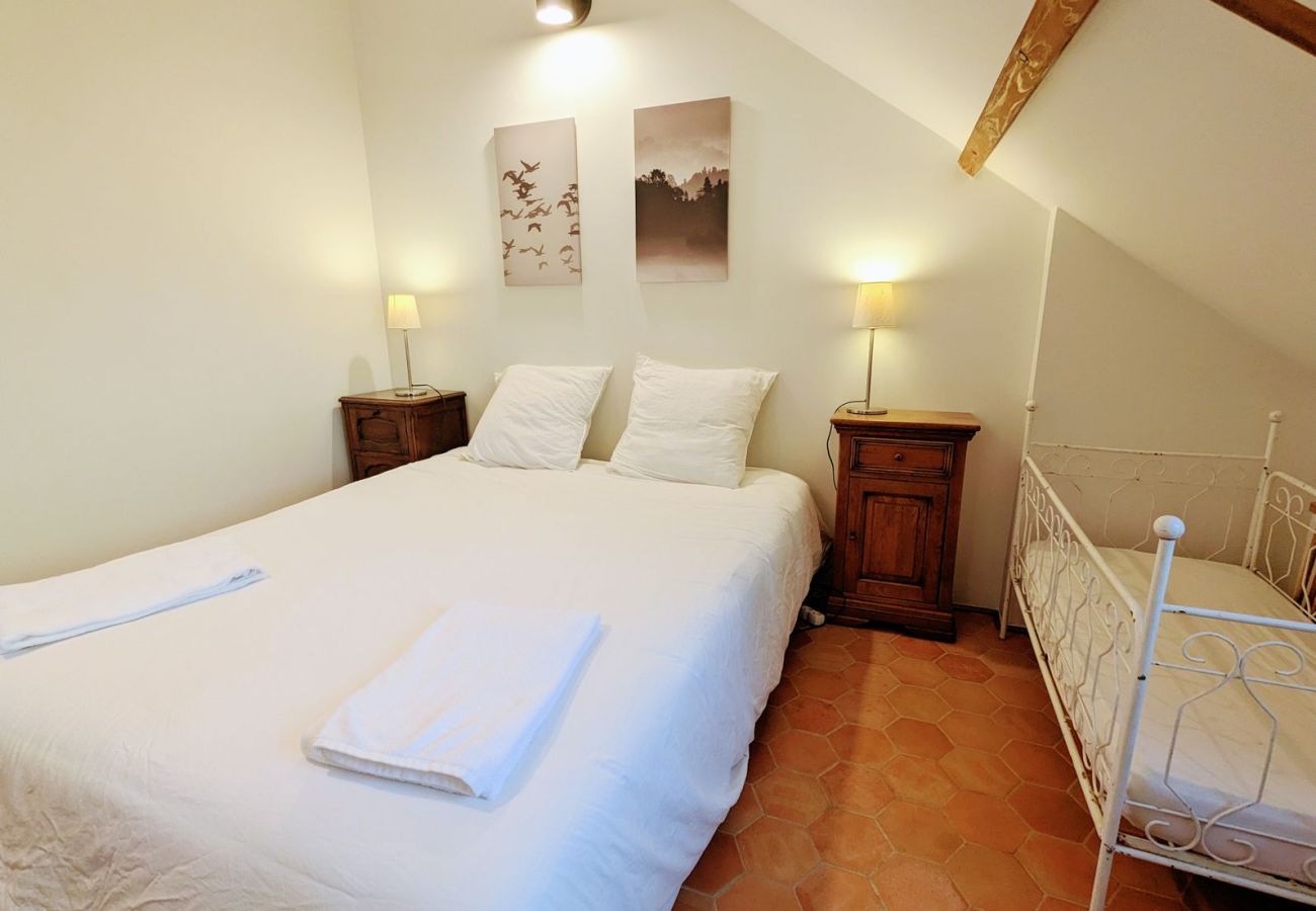 Maison à Rosnay - Gîte Familial 4 étoiles - École du Maupas - Brenne