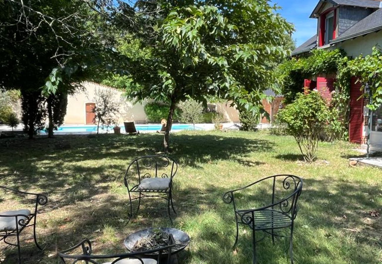 Maison à Rosnay - Gîte Familial 4 étoiles - École du Maupas - Brenne