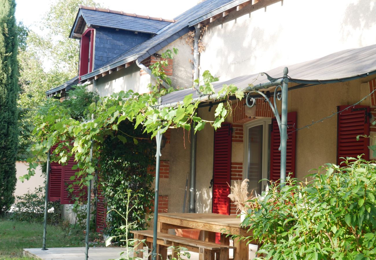 Maison à Rosnay - Gîte Familial 4 étoiles - École du Maupas - Brenne